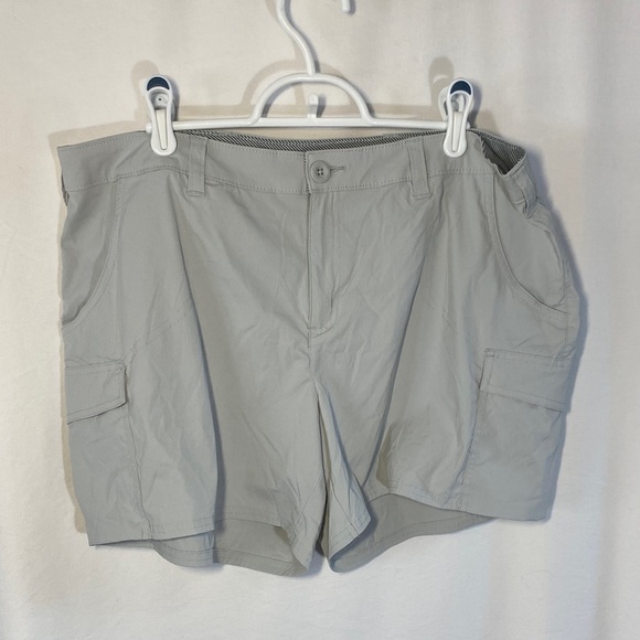 World Wide Sportsman Offshore Cargo Shorts, Women’s Size 16 - Picture 2 of 11